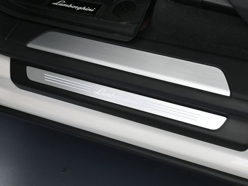 Used 2024 Lamborghini Urus S image 18