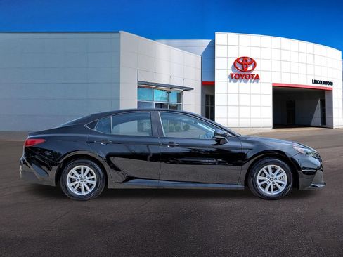 Used 2025 Toyota Camry LE FWD image 8