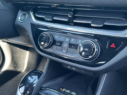 Used 2024 Buick Envista Sport Touring w/ Convenience II Package FWD image 21