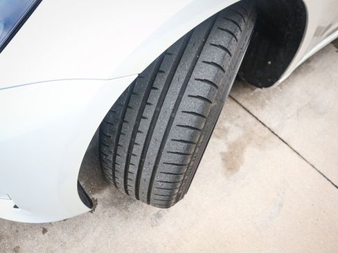 Used 2023 Tesla Model 3 Performance image 9