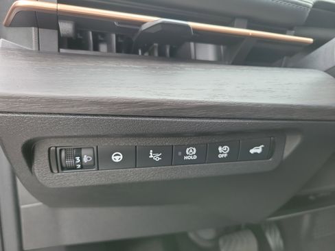 Used 2024 Nissan Ariya EVOLVE+ image 30