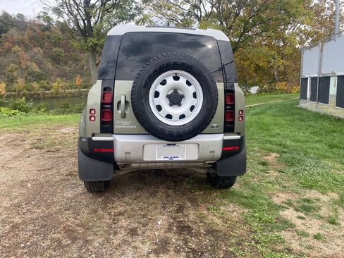 Used 2023 Land Rover Defender 110 S image 14