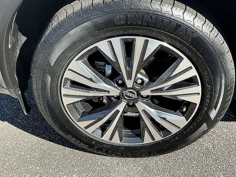 Certified 2023 Nissan Rogue SV image 10