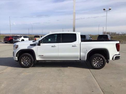 Used 2021 GMC Sierra 1500 AT4 w/ AT4 Preferred Package AWD/4WD image 2