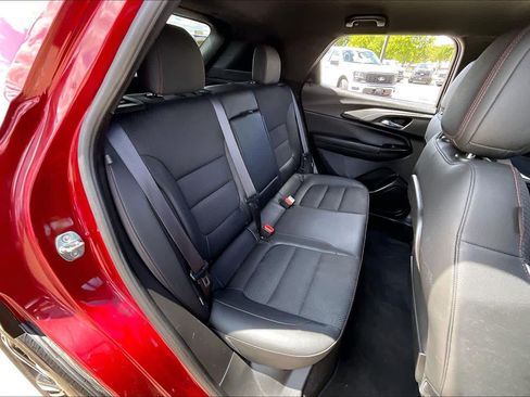 Used 2021 Chevrolet TrailBlazer RS w/ Technology Package FWD image 19