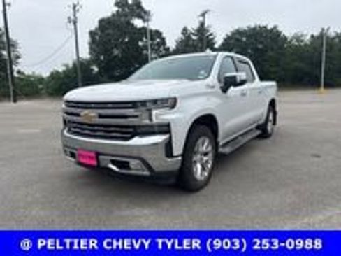 Used 2021 Chevrolet Silverado 1500 LTZ w/ LTZ Premium Package AWD/4WD image 3