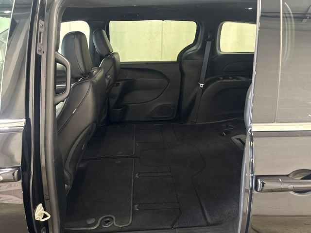 Used 2025 Chrysler Pacifica Select FWD image 27