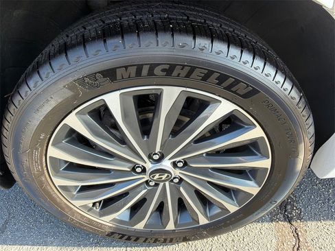 Used 2023 Hyundai Palisade Calligraphy image 17