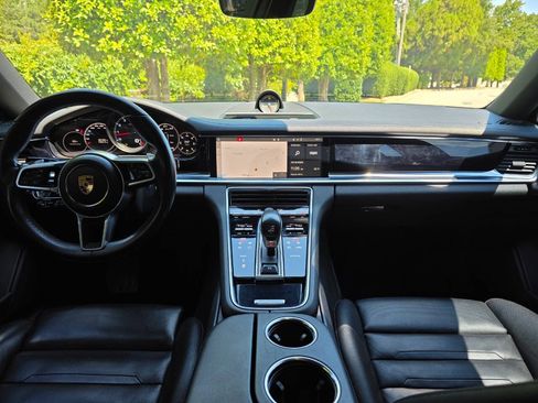 Used 2018 Porsche Panamera 4 AWD/4WD image 18