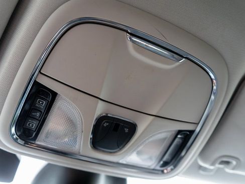 Used 2022 Jeep Cherokee Limited image 36