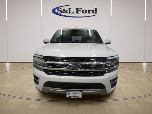 Certified 2024 Ford Expedition Limited image 7