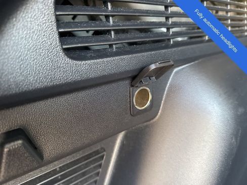 Used 2022 Ford Escape SE image 12