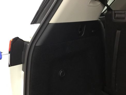 Used 2022 Nissan Pathfinder SV AWD/4WD image 37