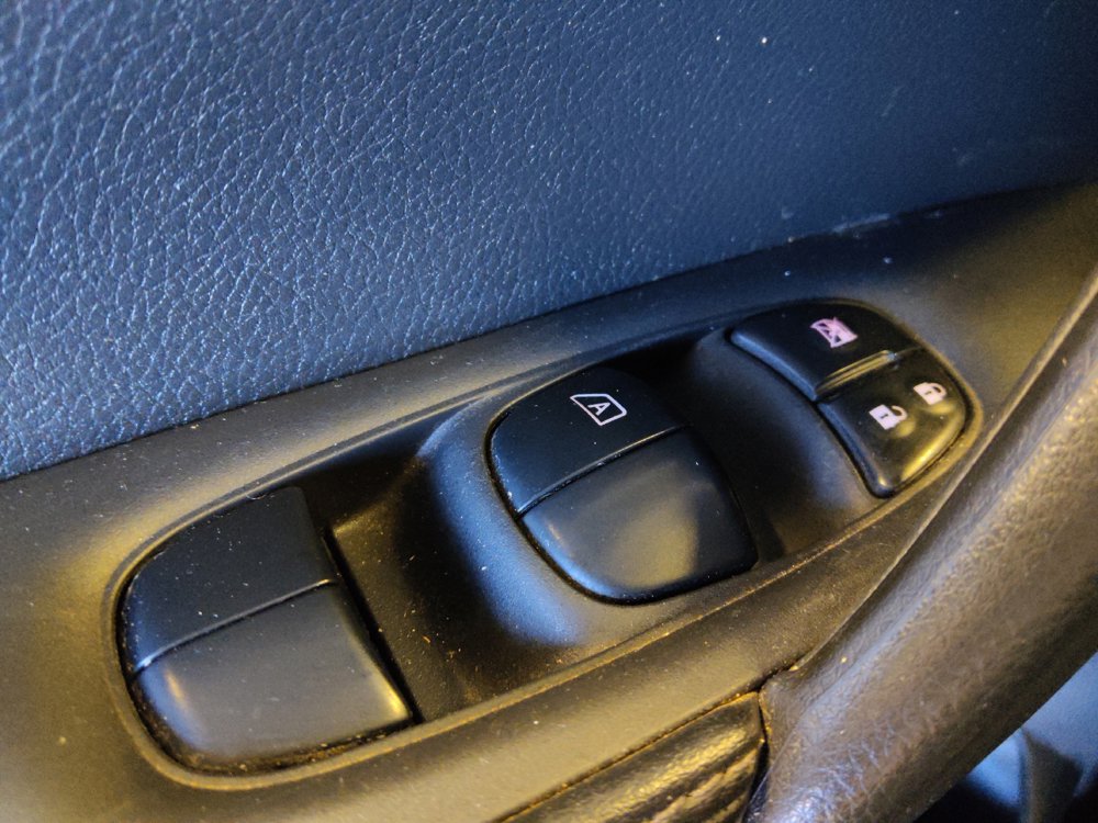 Used 2021 Nissan Rogue Sport S FWD image 27
