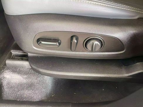 Used 2020 Buick Enclave Essence image 22