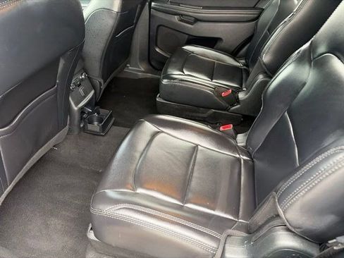 Used 2019 Ford Explorer XLT w/ Equipment Group 202A FWD image 33