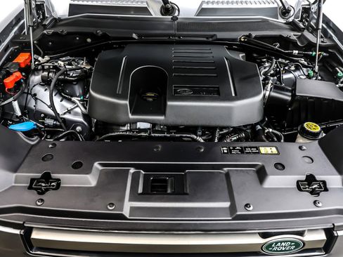 Used 2024 Land Rover Defender 110 X-Dynamic SE image 11