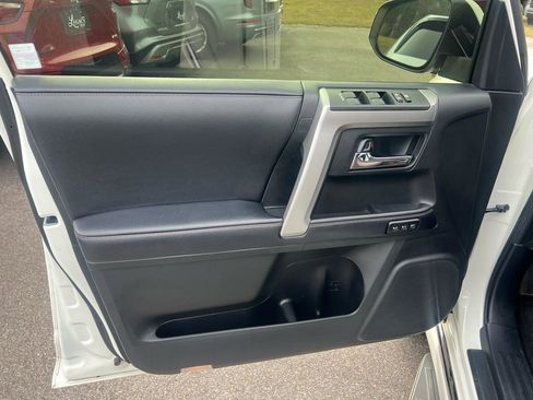 Used 2019 Toyota 4Runner SR5 Sport Utility image 26