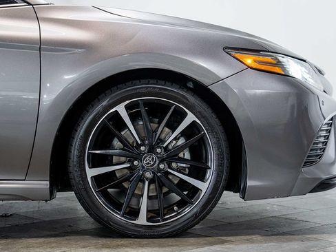 Used 2018 Toyota Camry XSE w/ Driver Assist Package FWD image 9