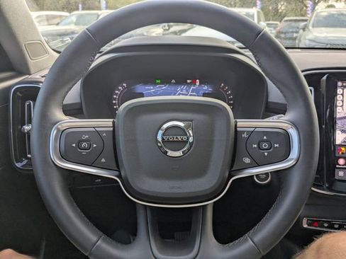 Certified 2023 Volvo XC40 B5 Ultimate w/ Protection Package Premier image 35