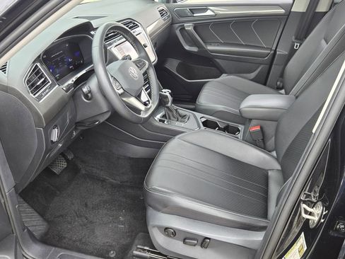 Certified 2023 Volkswagen Tiguan SE FWD image 10