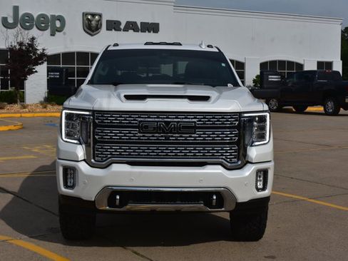 Used 2023 GMC Sierra 3500 Denali w/ Technology Package AWD/4WD image 2