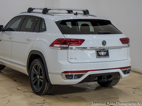 Used 2021 Volkswagen Atlas Cross Sport SE FWD image 9