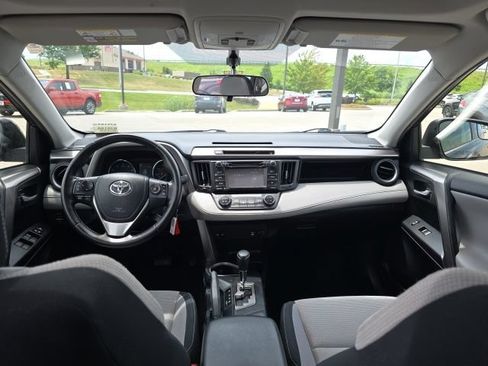 Used 2016 Toyota RAV4 XLE FWD image 14