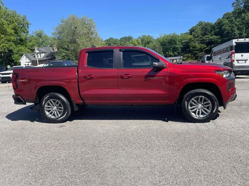 Used 2023 Chevrolet Colorado LT w/ LT Convenience Package II AWD/4WD image 2
