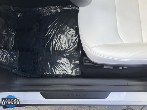 Used 2021 Tesla Model Y Long Range image 15