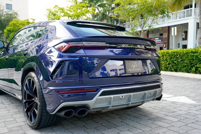 Used 2022 Lamborghini Urus AWD/4WD image 44