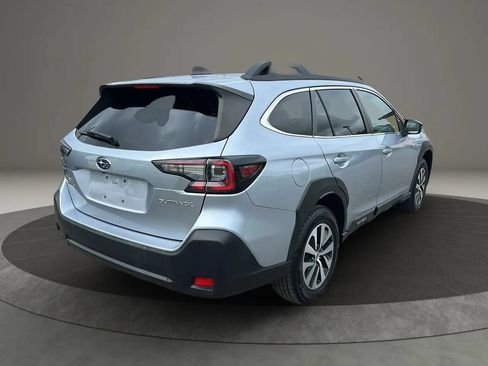 Used 2023 Subaru Outback Premium AWD/4WD image 5