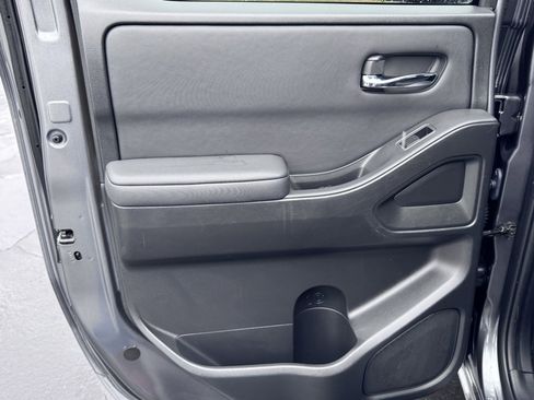 Used 2022 Nissan Frontier SV w/ Technology Package image 27