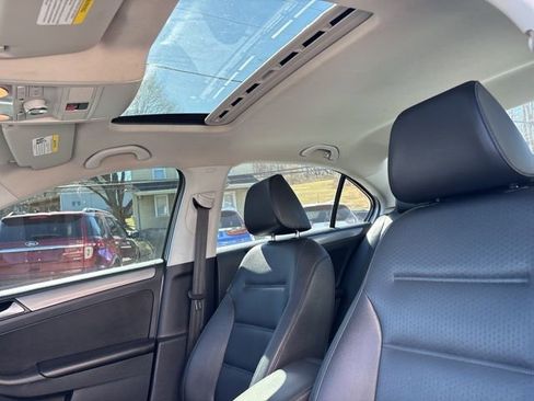 Used 2014 Volkswagen Jetta TDI FWD image 15