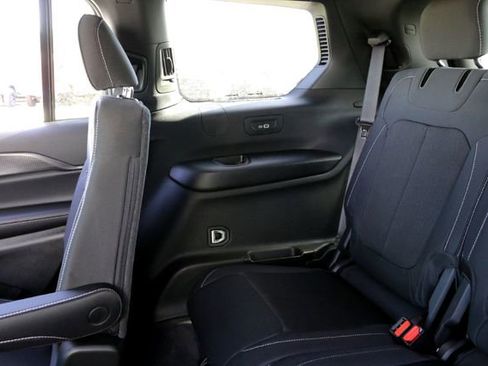 New 2025 Jeep Grand Cherokee L Laredo w/ Luxury Tech Group I image 21