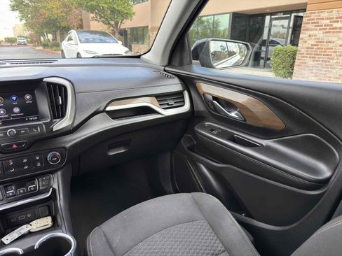 Used 2020 GMC Terrain SLE w/ Elevation Edition image 22