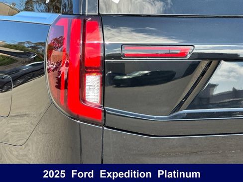 Used 2025 Ford Expedition Max Platinum w/ Driver's Package AWD/4WD image 40