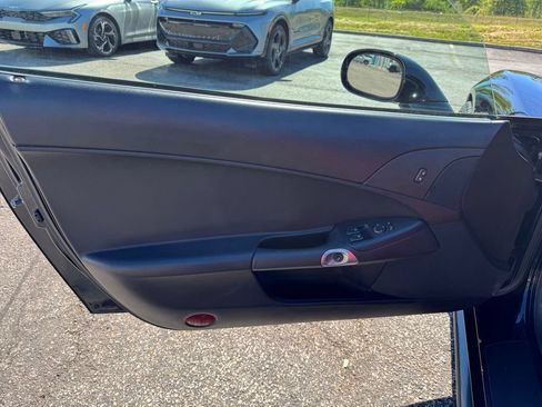 Used 2007 Chevrolet Corvette Coupe RWD image 9