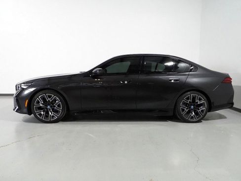 Used 2025 BMW i5 eDrive40i w/ M Sport Package image 9