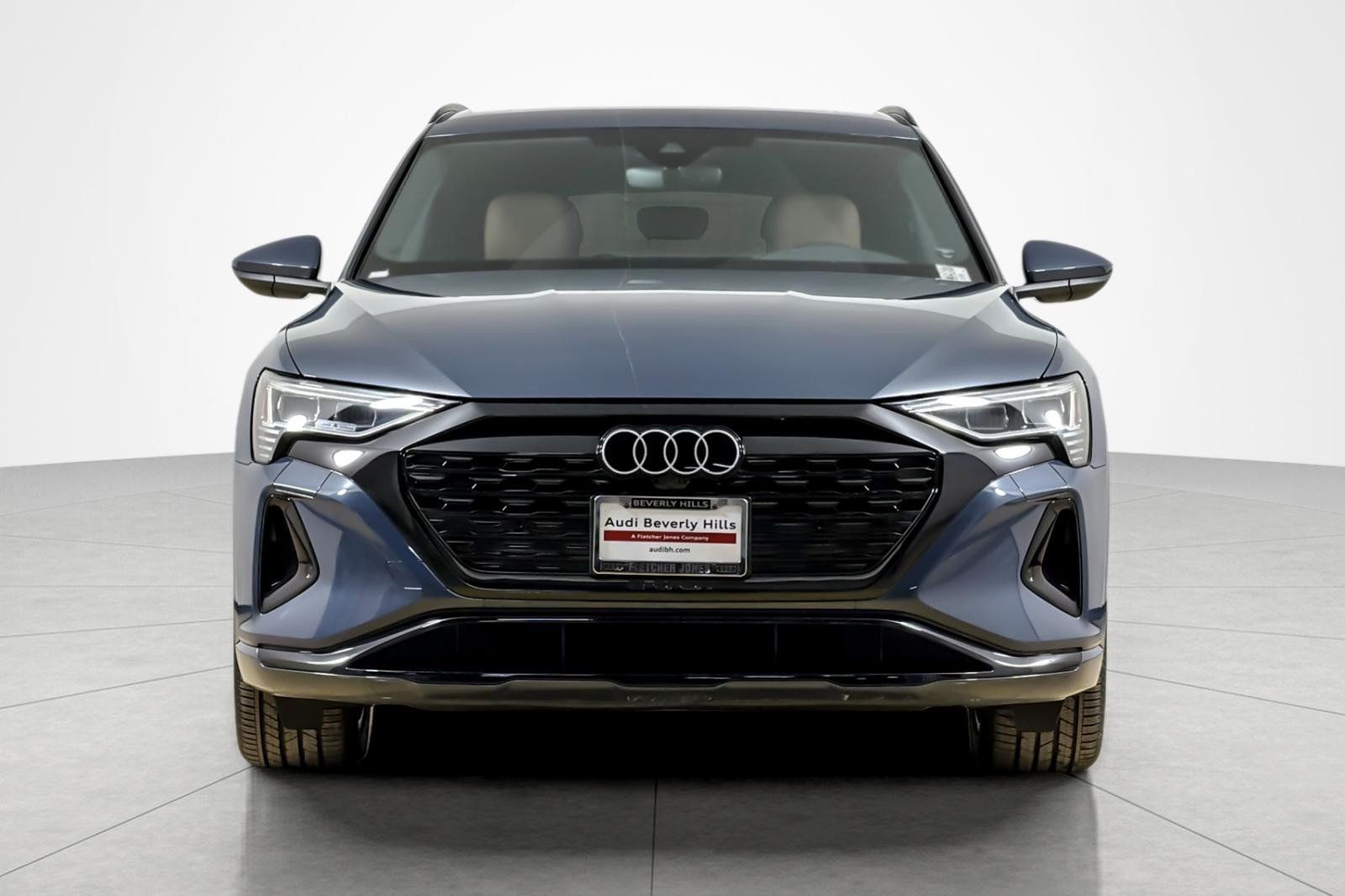 Used 2024 Audi Q8 e-tron Premium AWD/4WD image 8