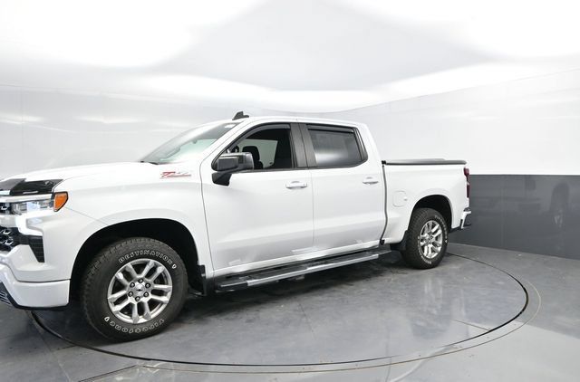 Used 2024 Chevrolet Silverado 1500 RST AWD/4WD image 7