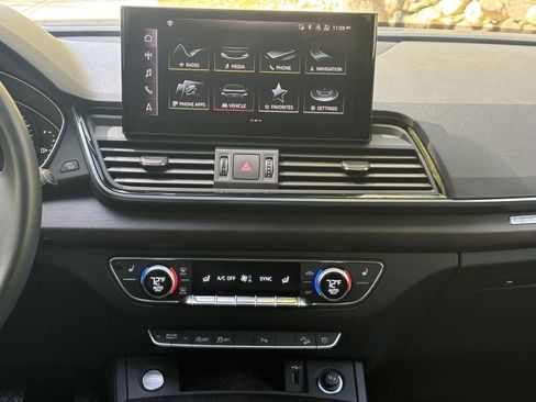 Used 2023 Audi Q5 2.0T Premium w/ Convenience Package AWD/4WD image 6