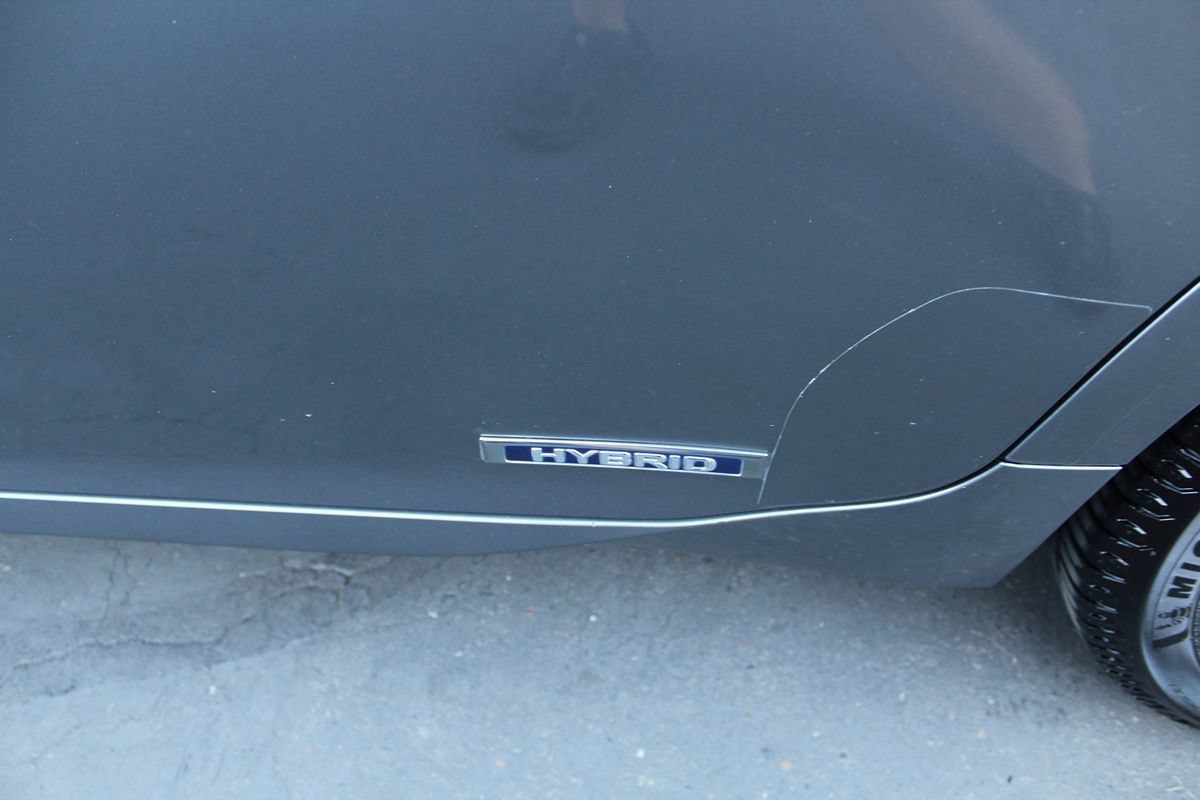 Used 2014 Lexus ES 300h w/ Luxury Package w/Bamboo Trim FWD image 17