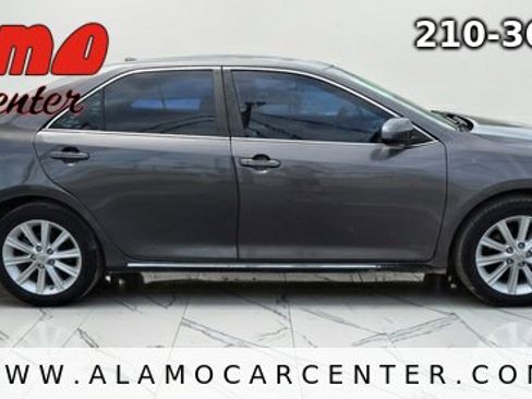 Used 2013 Toyota Camry XLE FWD image 6