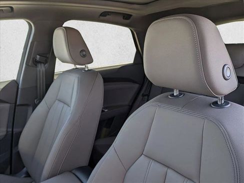 Used 2025 Audi Q5 Premium image 14