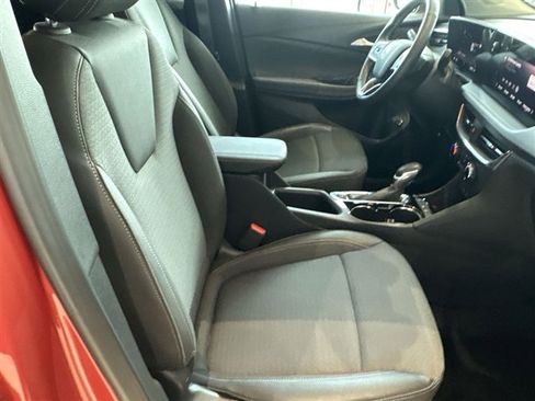 Certified 2024 Buick Encore GX Preferred w/ Comfort Package FWD image 26