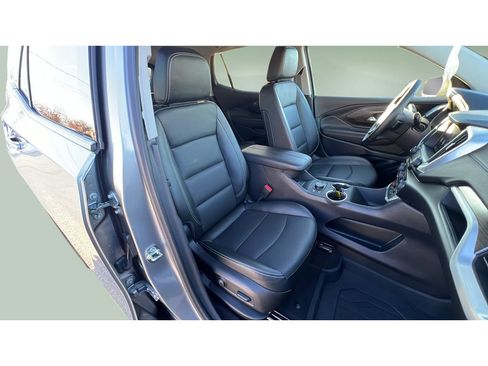 Certified 2024 GMC Terrain SLT w/ Infotainment Package II image 32