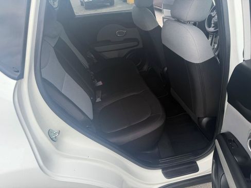 Used 2016 Kia Soul FWD image 14