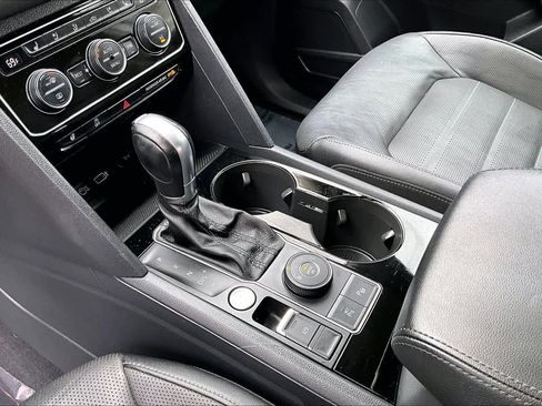 Used 2019 Volkswagen Atlas SEL Premium image 17