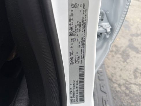 New 2026 RAM 1500 4x4 Crew Cab image 24